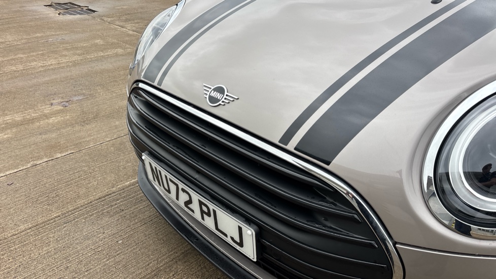 MINI Clubman 1.5 Cooper Exclusive 6dr Auto [Comfort/Nav+ Pack] Petrol Estate - Image 35