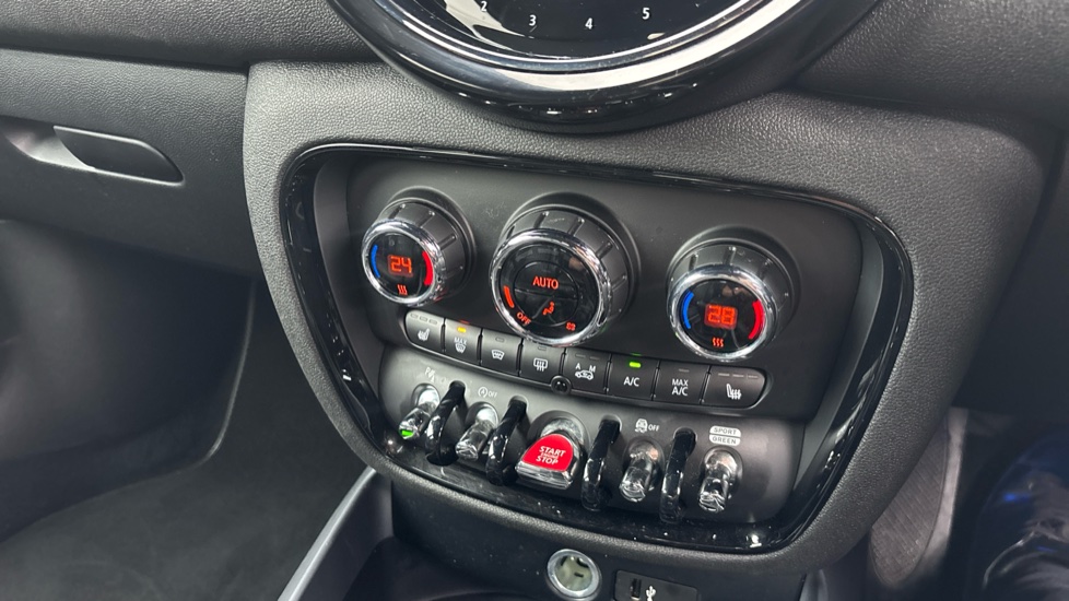 MINI Clubman 1.5 Cooper Exclusive 6dr Auto [Comfort/Nav+ Pack] Petrol Estate - Image 51