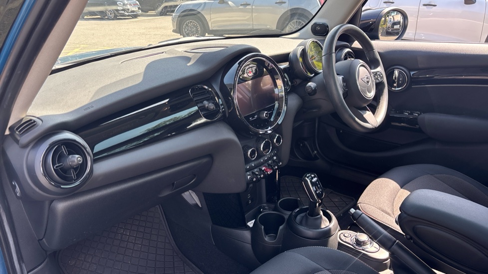MINI Hatchback 1.5 Cooper Classic 5dr Auto Petrol Hatchback - Image 7