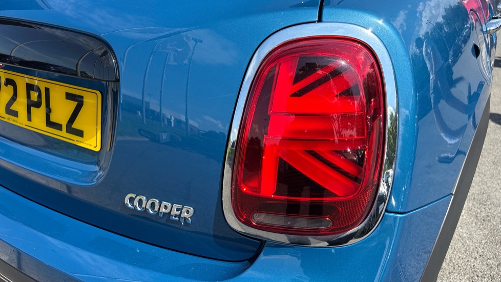 MINI Hatchback 1.5 Cooper Classic 5dr Auto Petrol Hatchback - Image 22