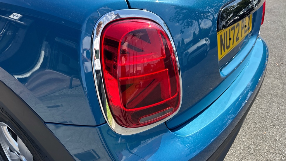MINI Hatchback 1.5 Cooper Classic 5dr Auto Petrol Hatchback - Image 29