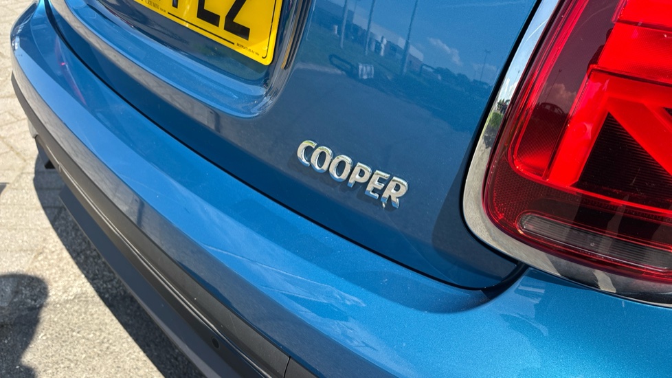 MINI Hatchback 1.5 Cooper Classic 5dr Auto Petrol Hatchback - Image 31