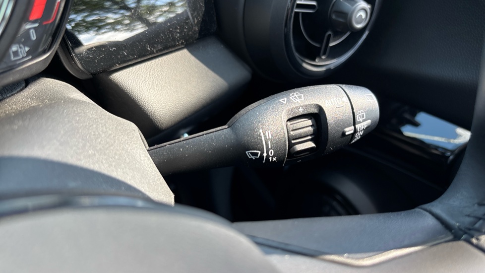 MINI Hatchback 1.5 Cooper Classic 5dr Auto Petrol Hatchback - Image 35
