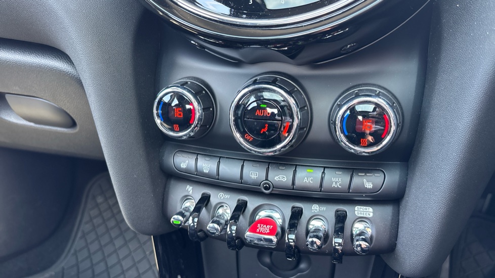 MINI Hatchback 1.5 Cooper Classic 5dr Auto Petrol Hatchback - Image 49