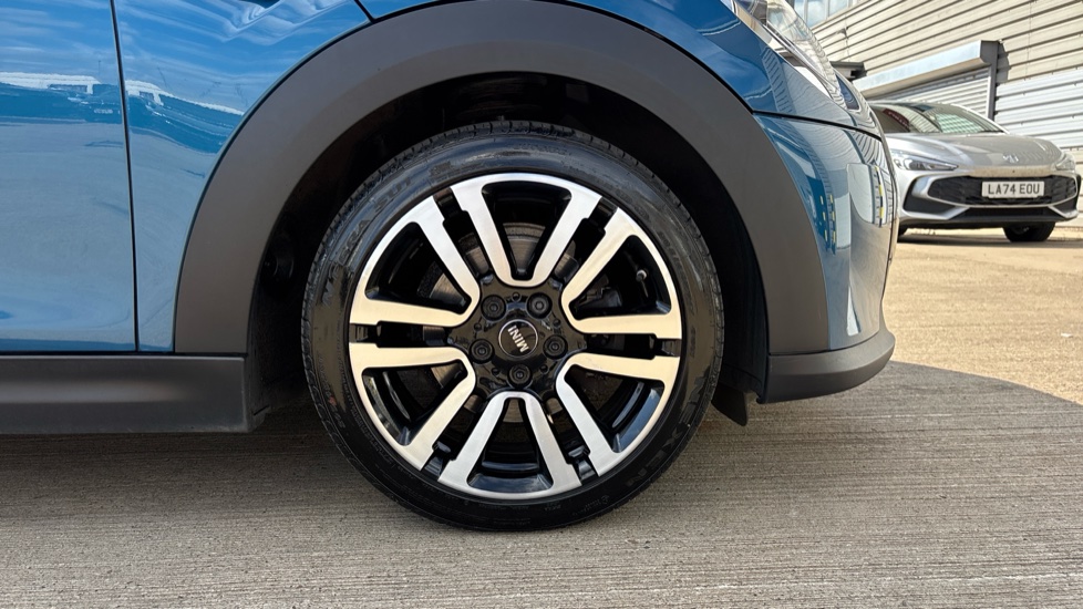 MINI Hatchback 1.5 Cooper Exclusive Premium 3dr Petrol Hatchback - Image 14