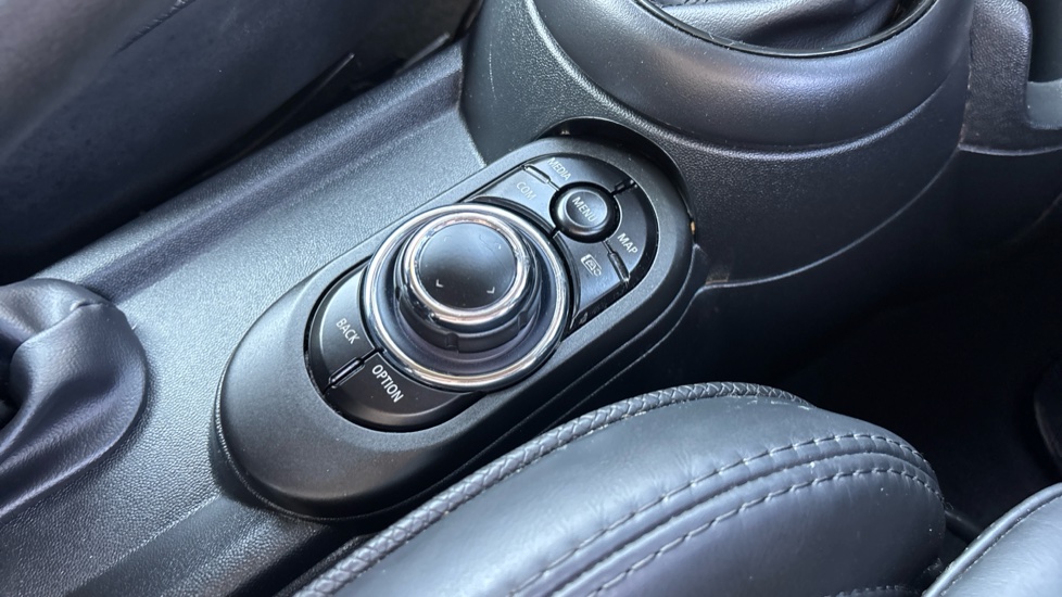MINI Hatchback 1.5 Cooper Exclusive Premium 3dr Petrol Hatchback - Image 19