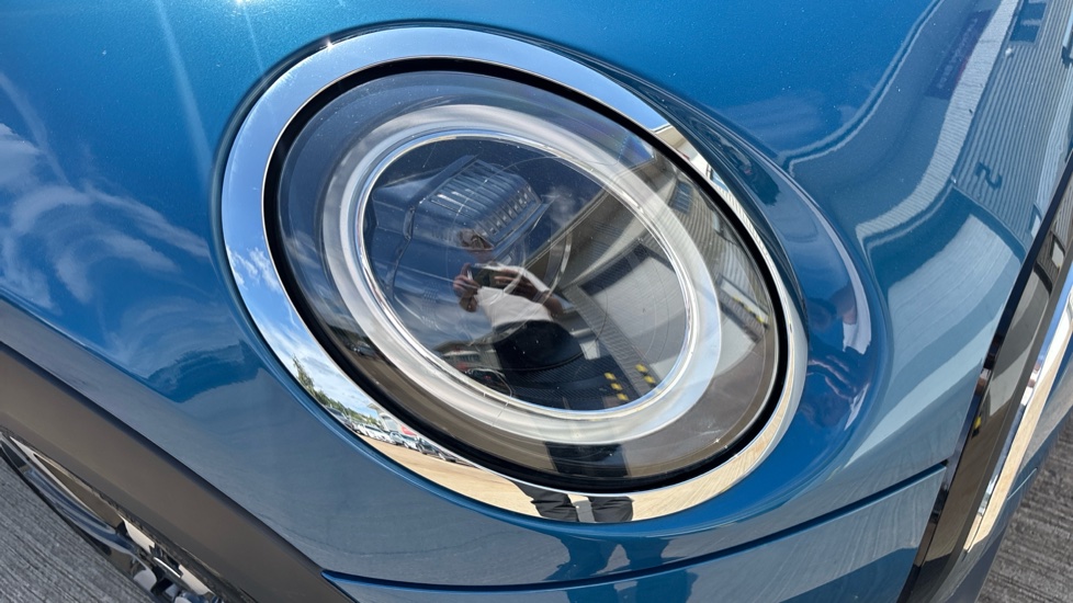 MINI Hatchback 1.5 Cooper Exclusive Premium 3dr Petrol Hatchback - Image 23