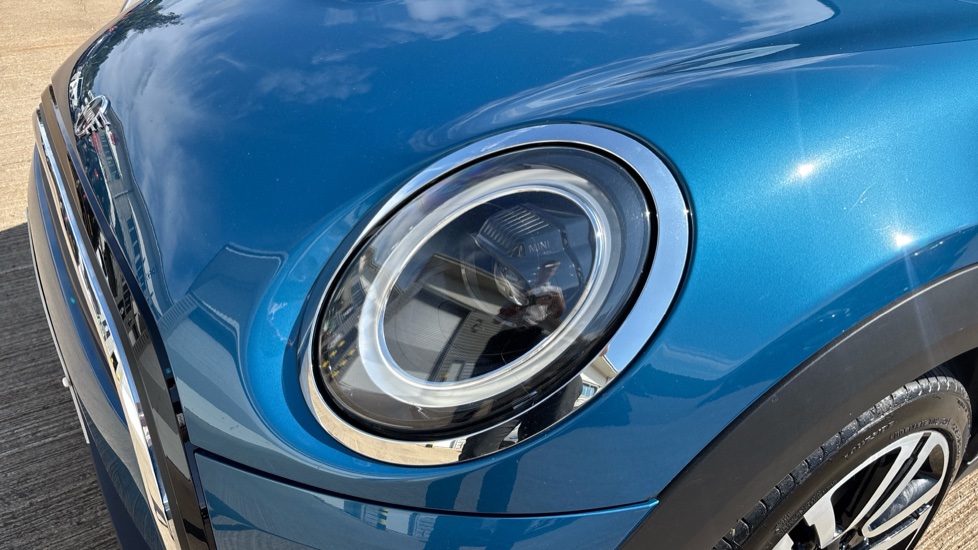 MINI Hatchback 1.5 Cooper Exclusive Premium 3dr Petrol Hatchback - Image 25