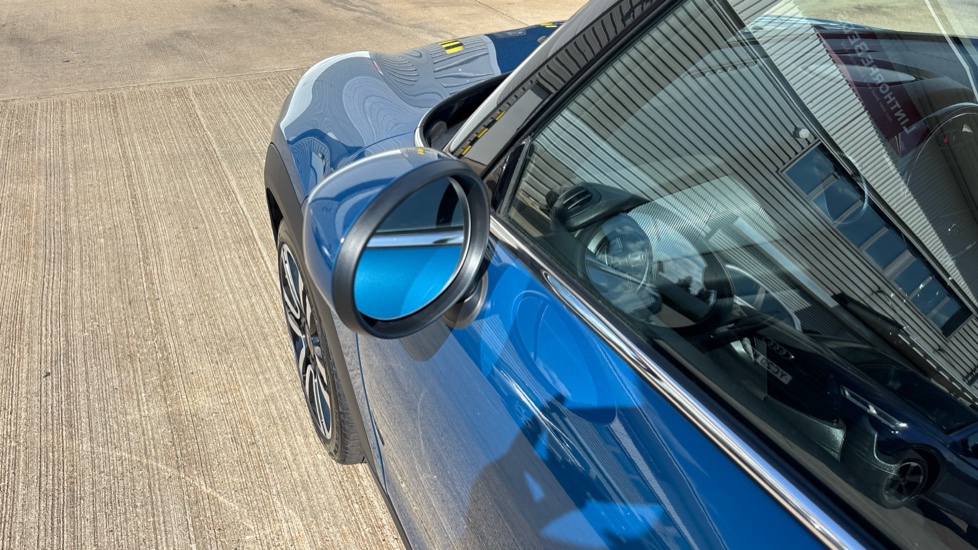 MINI Hatchback 1.5 Cooper Exclusive Premium 3dr Petrol Hatchback - Image 28
