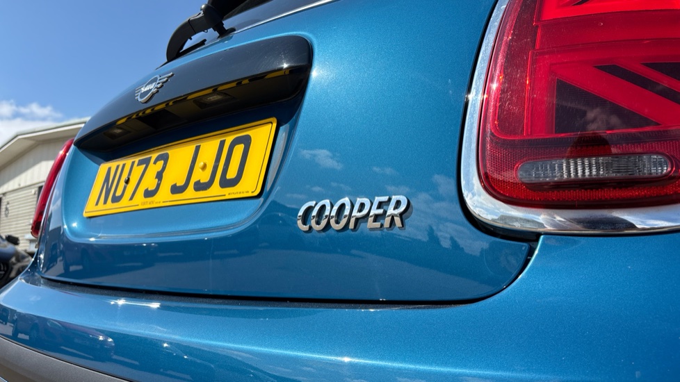 MINI Hatchback 1.5 Cooper Exclusive Premium 3dr Petrol Hatchback - Image 31