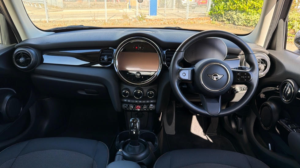 MINI Hatchback 1.5 Cooper Classic Premium 5dr Auto Petrol Hatchback - Image 4