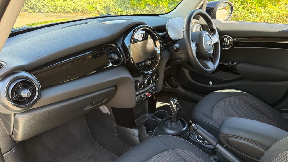 MINI Hatchback 1.5 Cooper Classic Premium 5dr Auto Petrol Hatchback - Image 7