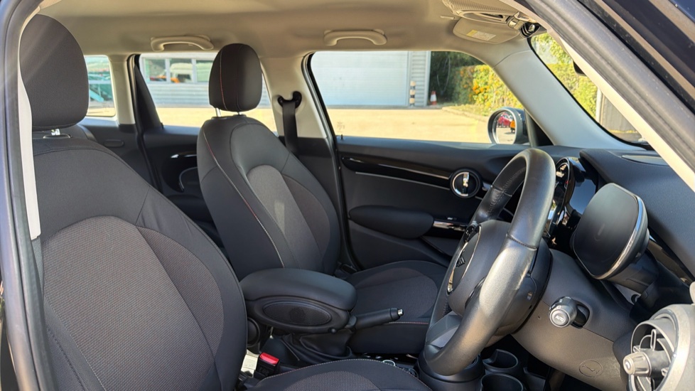 MINI Hatchback 1.5 Cooper Classic Premium 5dr Auto Petrol Hatchback - Image 11