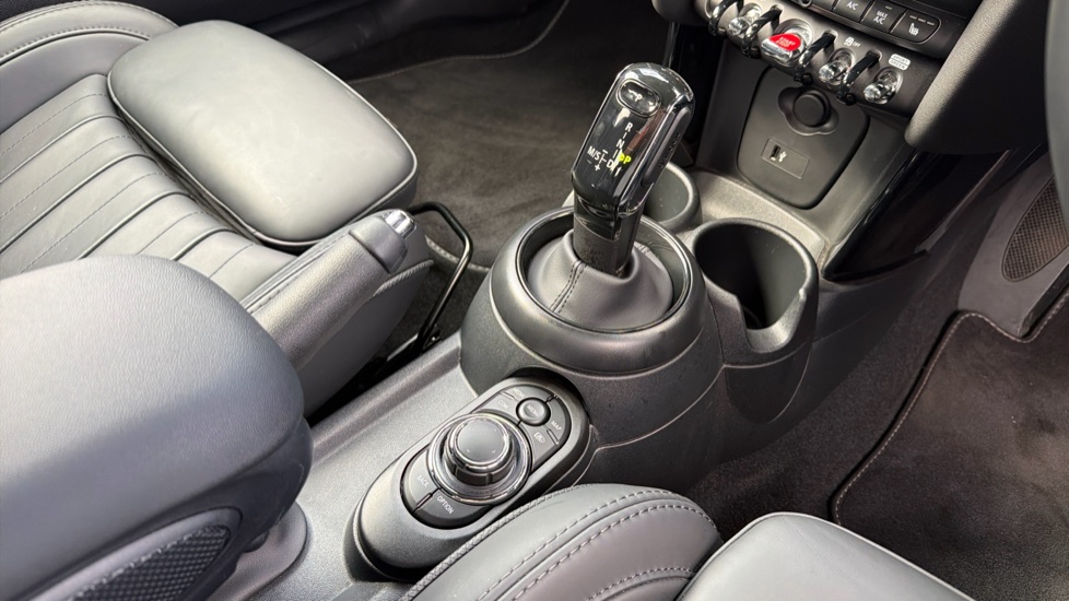 MINI Hatchback 1.5 Cooper Exclusive 5dr Auto Petrol Hatchback - Image 10