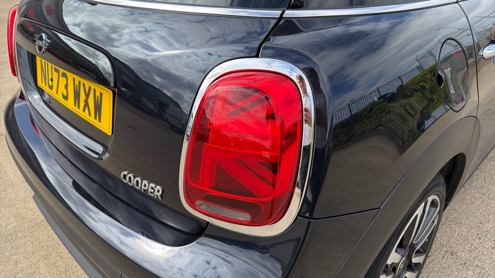 MINI Hatchback 1.5 Cooper Exclusive 5dr Auto Petrol Hatchback - Image 22