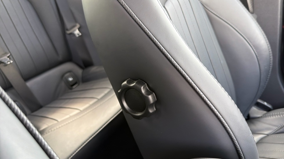 MINI Hatchback 1.5 Cooper Exclusive 5dr Auto Petrol Hatchback - Image 52