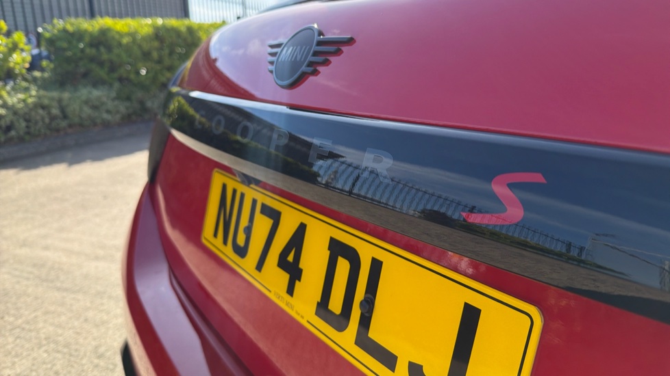 MINI Cooper 2.0 S Sport 5dr Auto Petrol Hatchback - Image 32