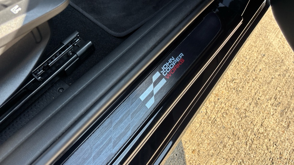 MINI Cooper 2.0 S Exclusive 3dr Auto Petrol Hatchback - Image 36