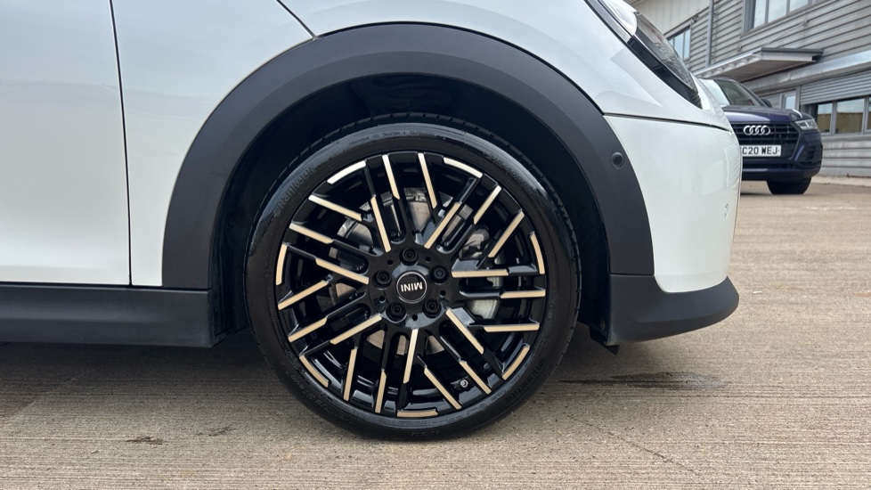 MINI Cooper 2.0 S Exclusive 3dr Auto Petrol Hatchback - Image 14