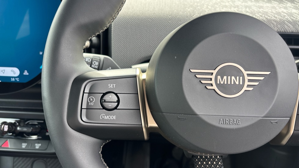 MINI Cooper 2.0 S Exclusive 3dr Auto Petrol Hatchback - Image 17