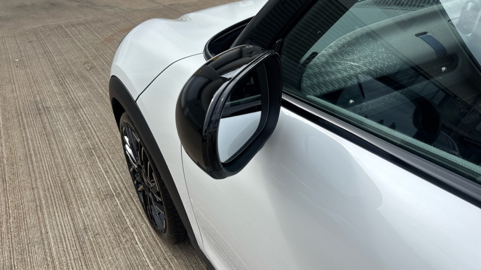 MINI Cooper 2.0 S Exclusive 3dr Auto Petrol Hatchback - Image 28