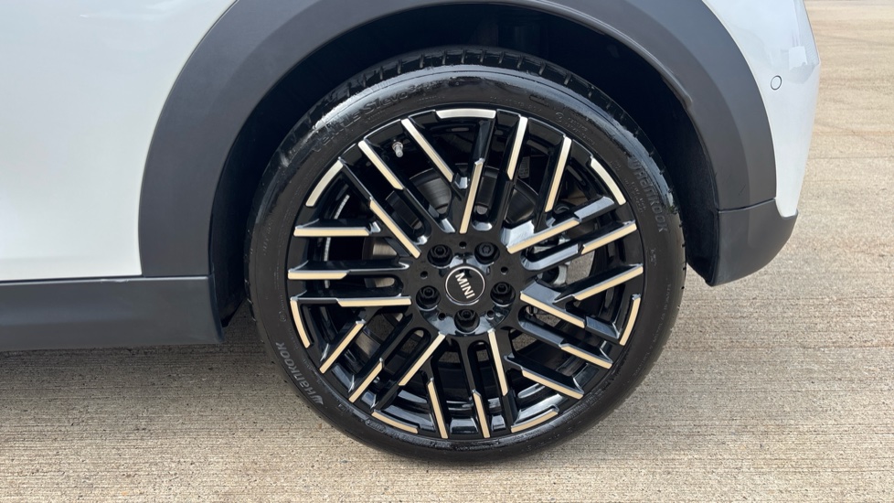 MINI Cooper 2.0 S Exclusive 3dr Auto Petrol Hatchback - Image 29