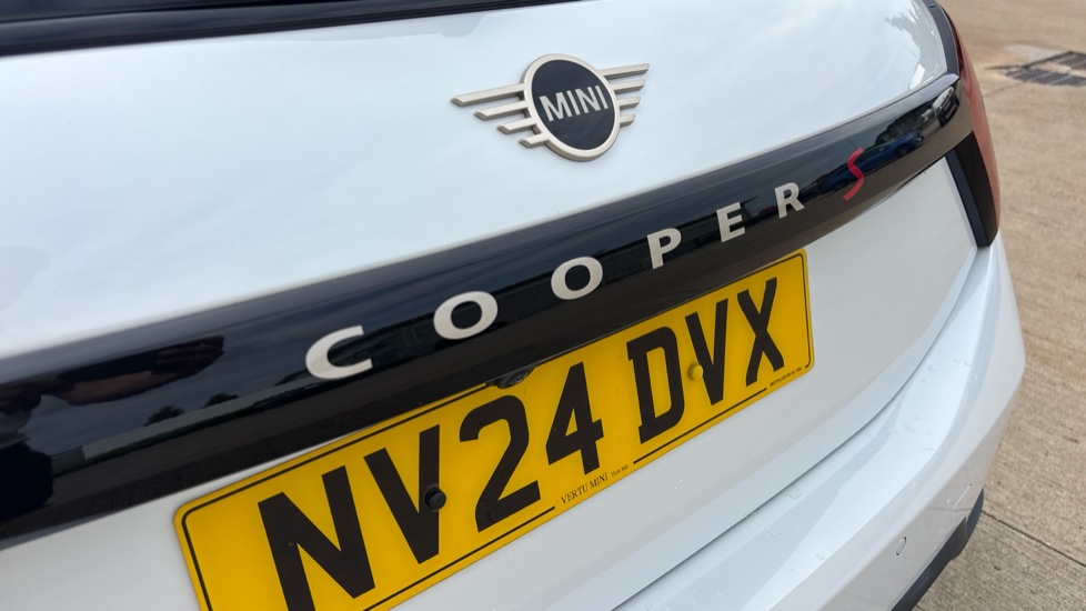 MINI Cooper 2.0 S Exclusive 3dr Auto Petrol Hatchback - Image 31