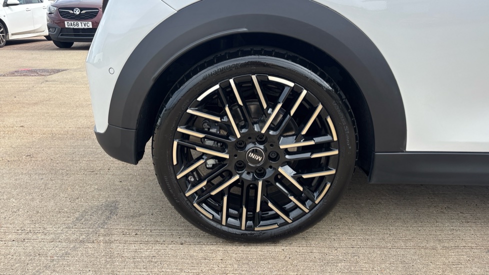 MINI Cooper 2.0 S Exclusive 3dr Auto Petrol Hatchback - Image 33
