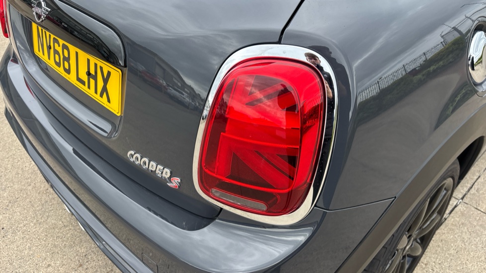 MINI Hatchback 2.0 Cooper S Classic II 5dr Petrol Hatchback - Image 22