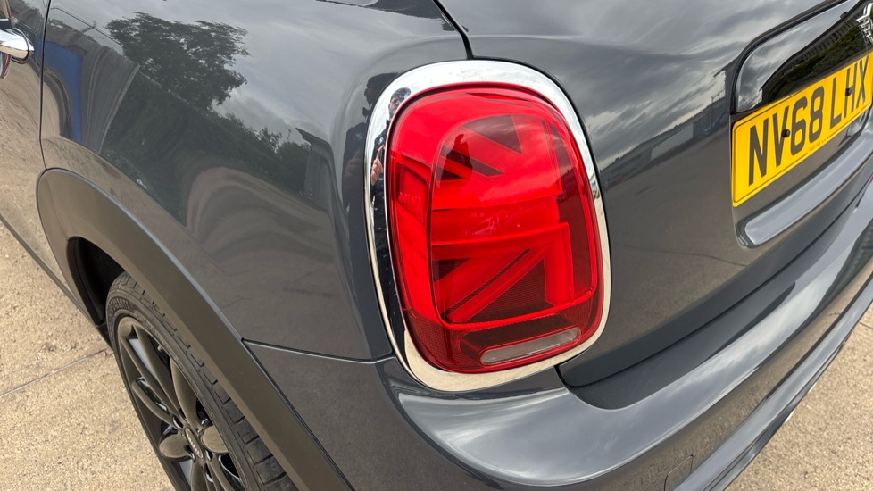 MINI Hatchback 2.0 Cooper S Classic II 5dr Petrol Hatchback - Image 31