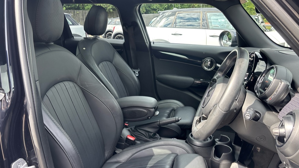 MINI Hatchback 1.5 Cooper Exclusive 5dr Auto Petrol Hatchback - Image 11