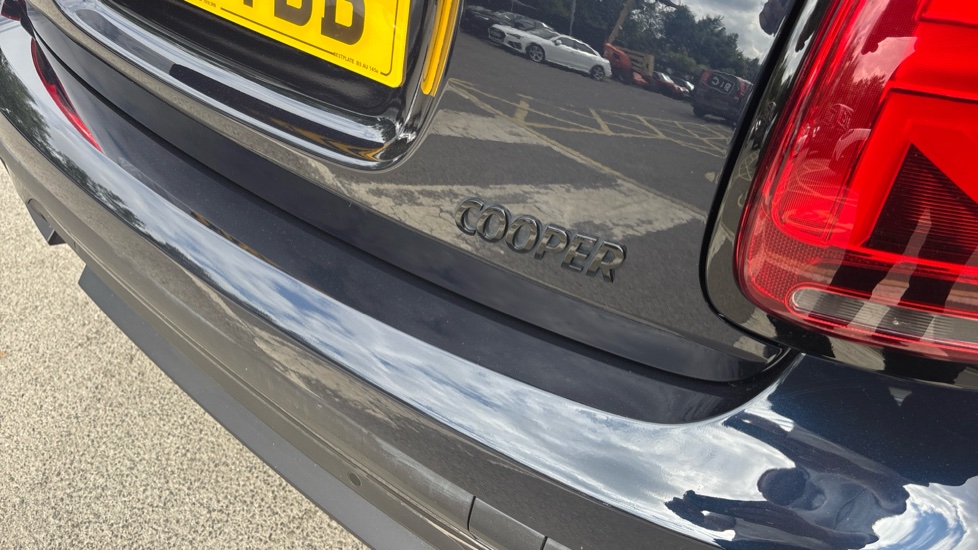 MINI Hatchback 1.5 Cooper Exclusive 5dr Auto Petrol Hatchback - Image 32