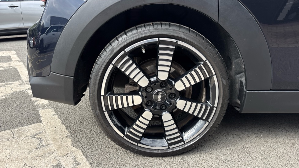 MINI Hatchback 1.5 Cooper Exclusive 5dr Auto Petrol Hatchback - Image 34
