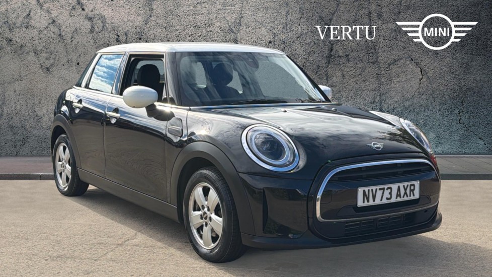 MINI Hatchback 1.5 Cooper Classic Premium 5dr Auto Petrol Hatchback - Image 1