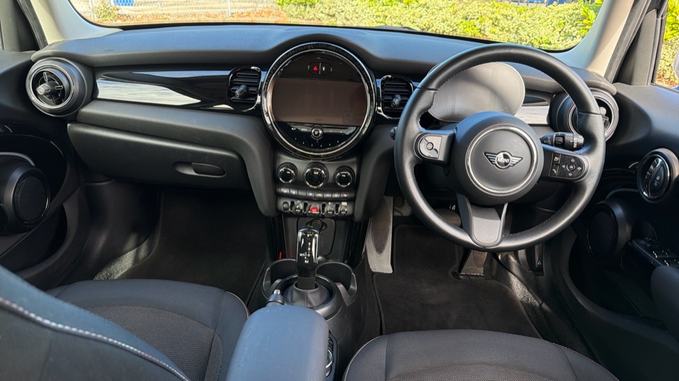 MINI Hatchback 1.5 Cooper Classic Premium 5dr Auto Petrol Hatchback - Image 4