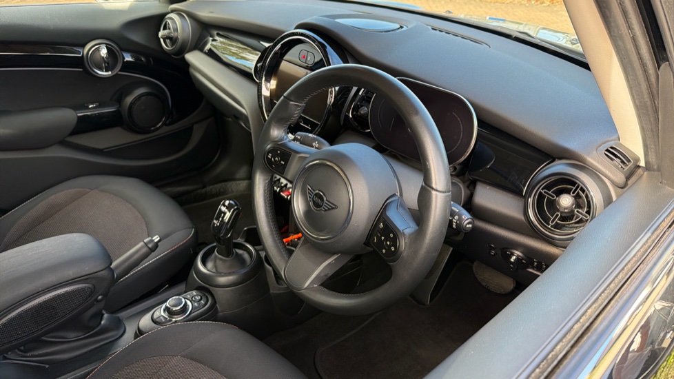 MINI Hatchback 1.5 Cooper Classic Premium 5dr Auto Petrol Hatchback - Image 6