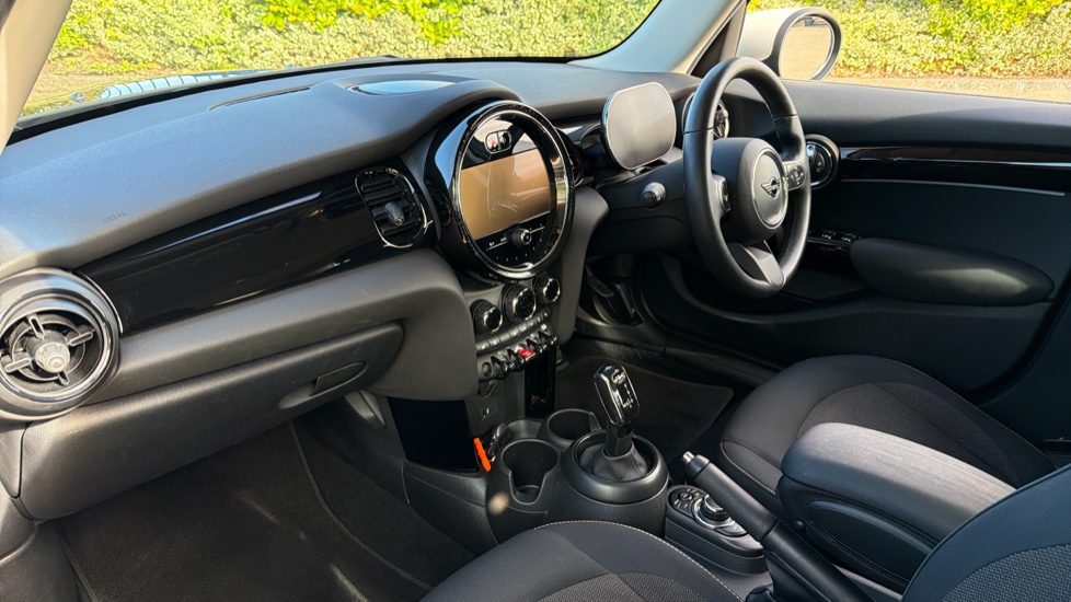 MINI Hatchback 1.5 Cooper Classic Premium 5dr Auto Petrol Hatchback - Image 7