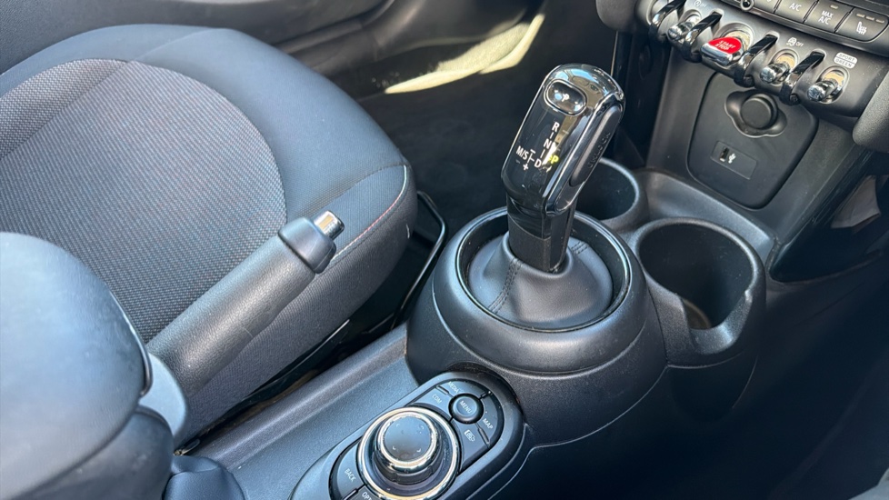 MINI Hatchback 1.5 Cooper Classic Premium 5dr Auto Petrol Hatchback - Image 10