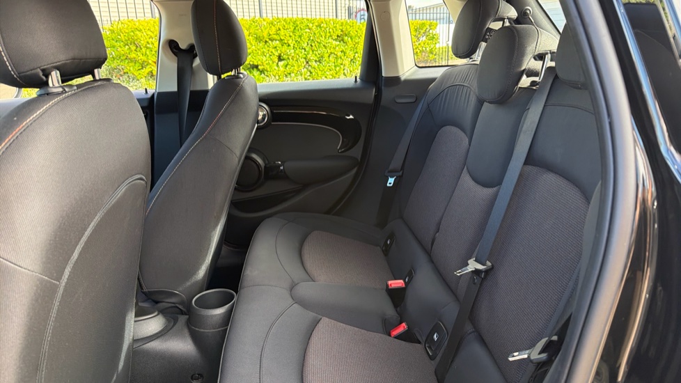 MINI Hatchback 1.5 Cooper Classic Premium 5dr Auto Petrol Hatchback - Image 12