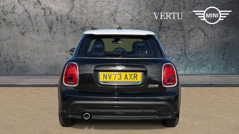 MINI Hatchback 1.5 Cooper Classic Premium 5dr Auto Petrol Hatchback - Image 15