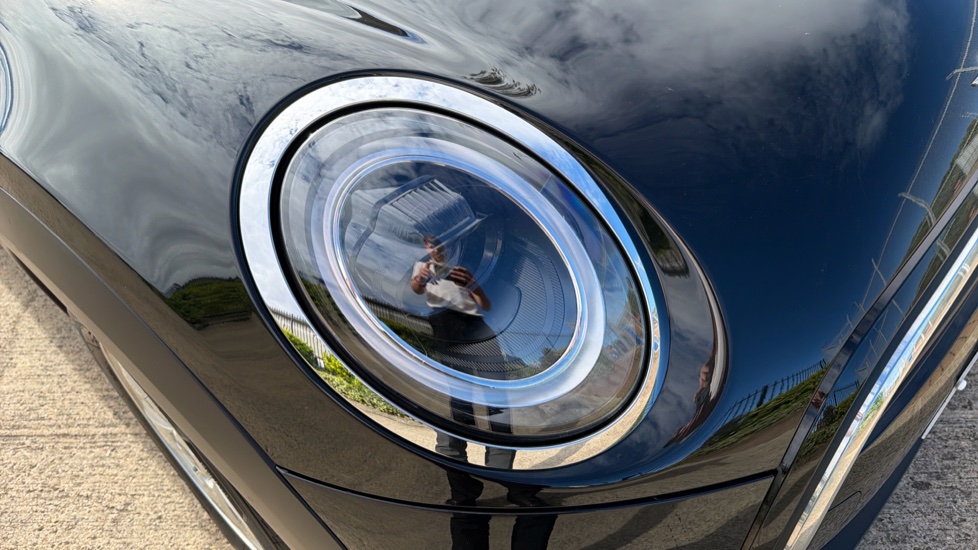 MINI Hatchback 1.5 Cooper Classic Premium 5dr Auto Petrol Hatchback - Image 23