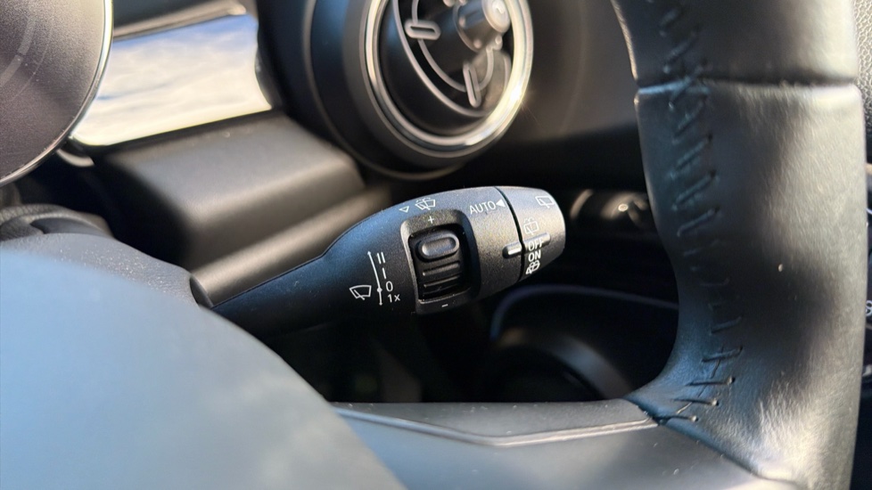 MINI Hatchback 1.5 Cooper Classic Premium 5dr Auto Petrol Hatchback - Image 38