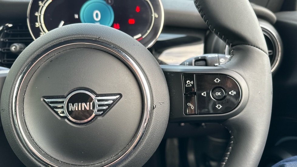 MINI Hatchback 1.5 Cooper Sport 3dr Petrol Hatchback - Image 17