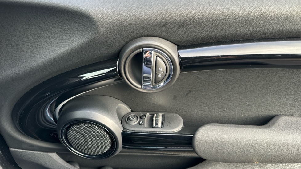 MINI Hatchback 1.5 Cooper Sport 3dr Petrol Hatchback - Image 19