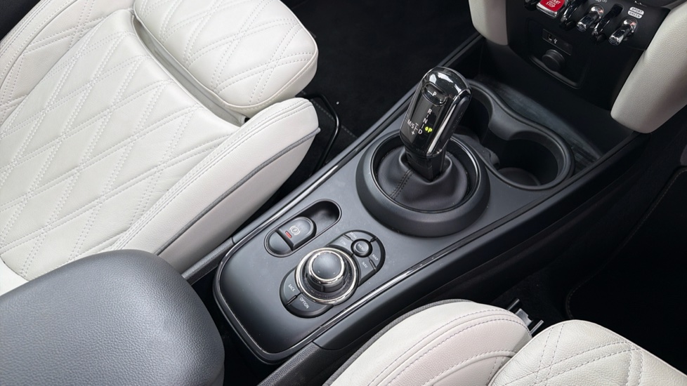MINI Countryman 1.5 Cooper Exclusive 5dr Auto [Comfort Pack] Petrol Hatchback - Image 10