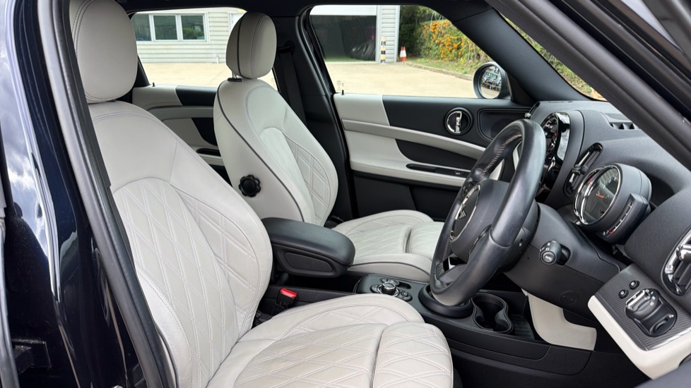 MINI Countryman 1.5 Cooper Exclusive 5dr Auto [Comfort Pack] Petrol Hatchback - Image 11