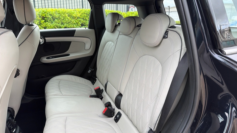 MINI Countryman 1.5 Cooper Exclusive 5dr Auto [Comfort Pack] Petrol Hatchback - Image 12
