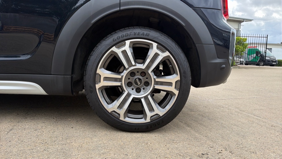 MINI Countryman 1.5 Cooper Exclusive 5dr Auto [Comfort Pack] Petrol Hatchback - Image 14