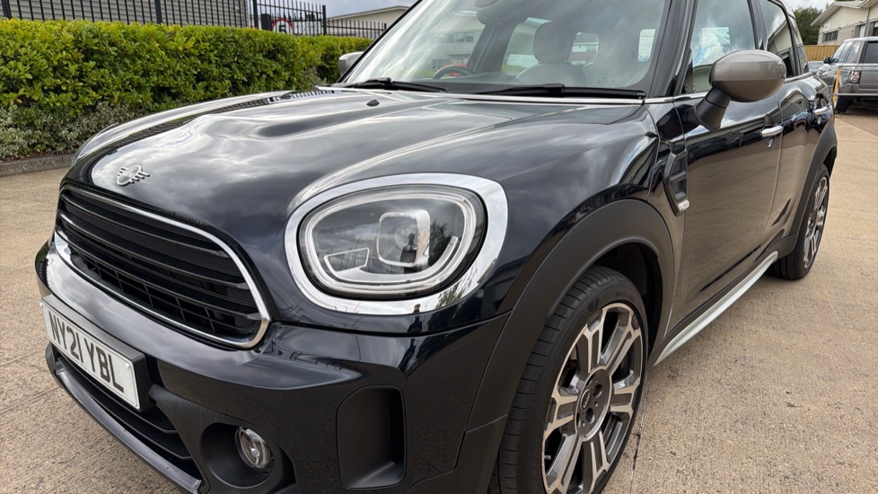 MINI Countryman 1.5 Cooper Exclusive 5dr Auto [Comfort Pack] Petrol Hatchback - Image 24