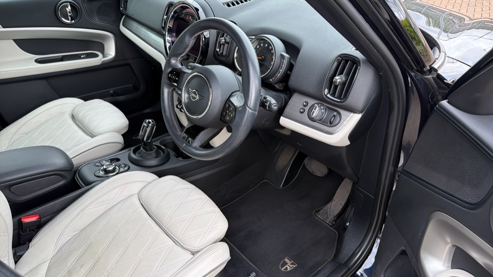 MINI Countryman 1.5 Cooper Exclusive 5dr Auto [Comfort Pack] Petrol Hatchback - Image 37